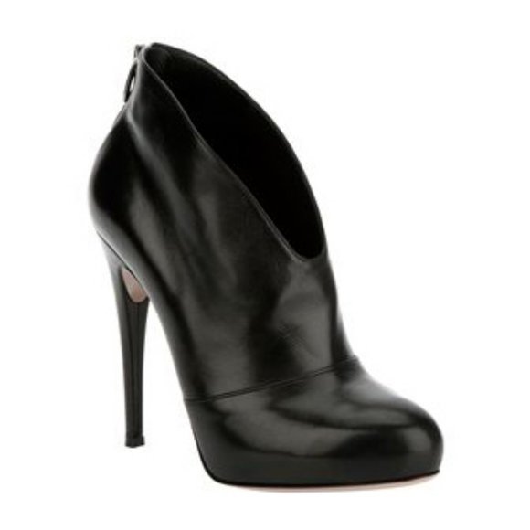 Gianvito Rossi - Picture 1 of 13